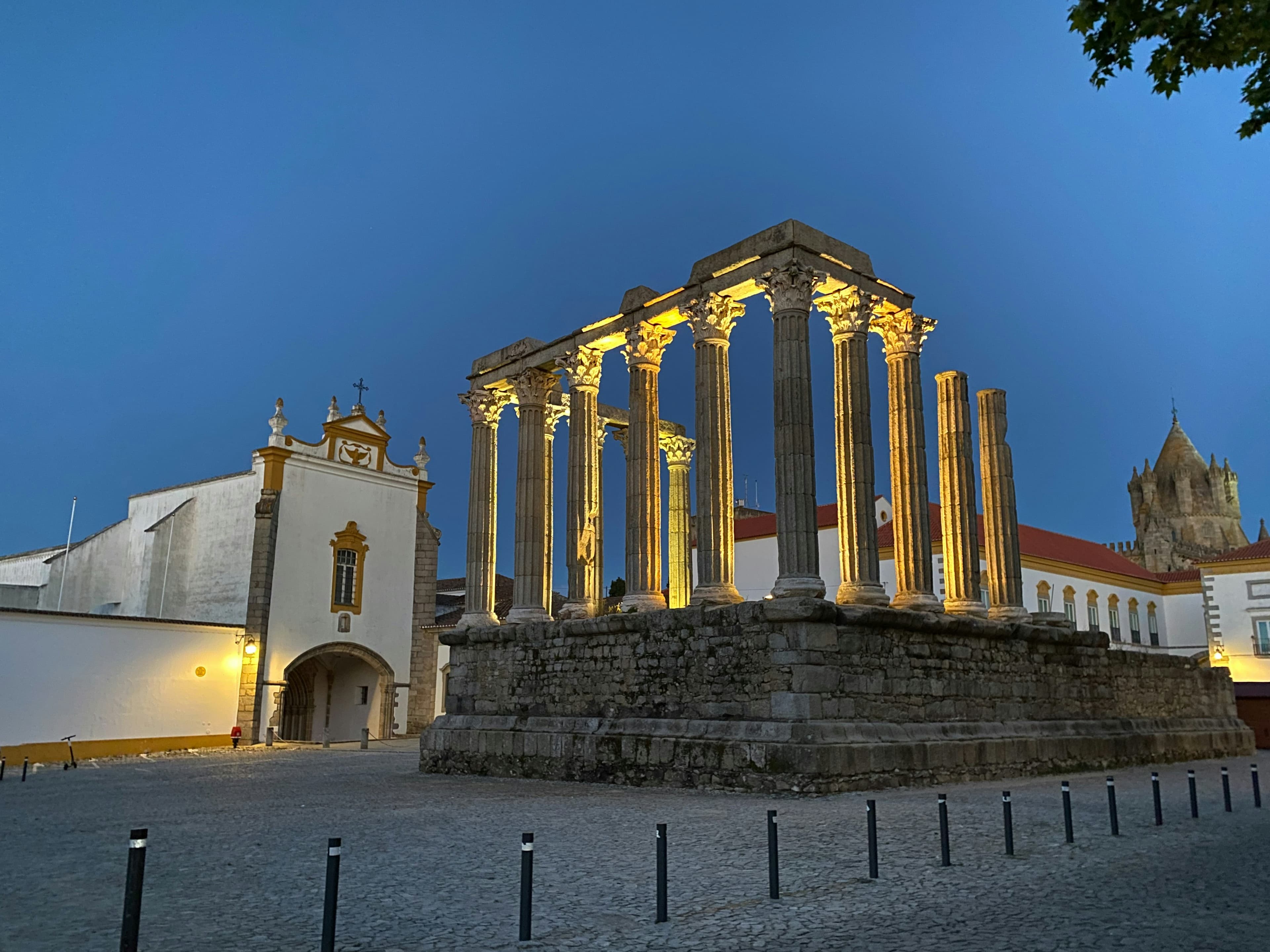Évora