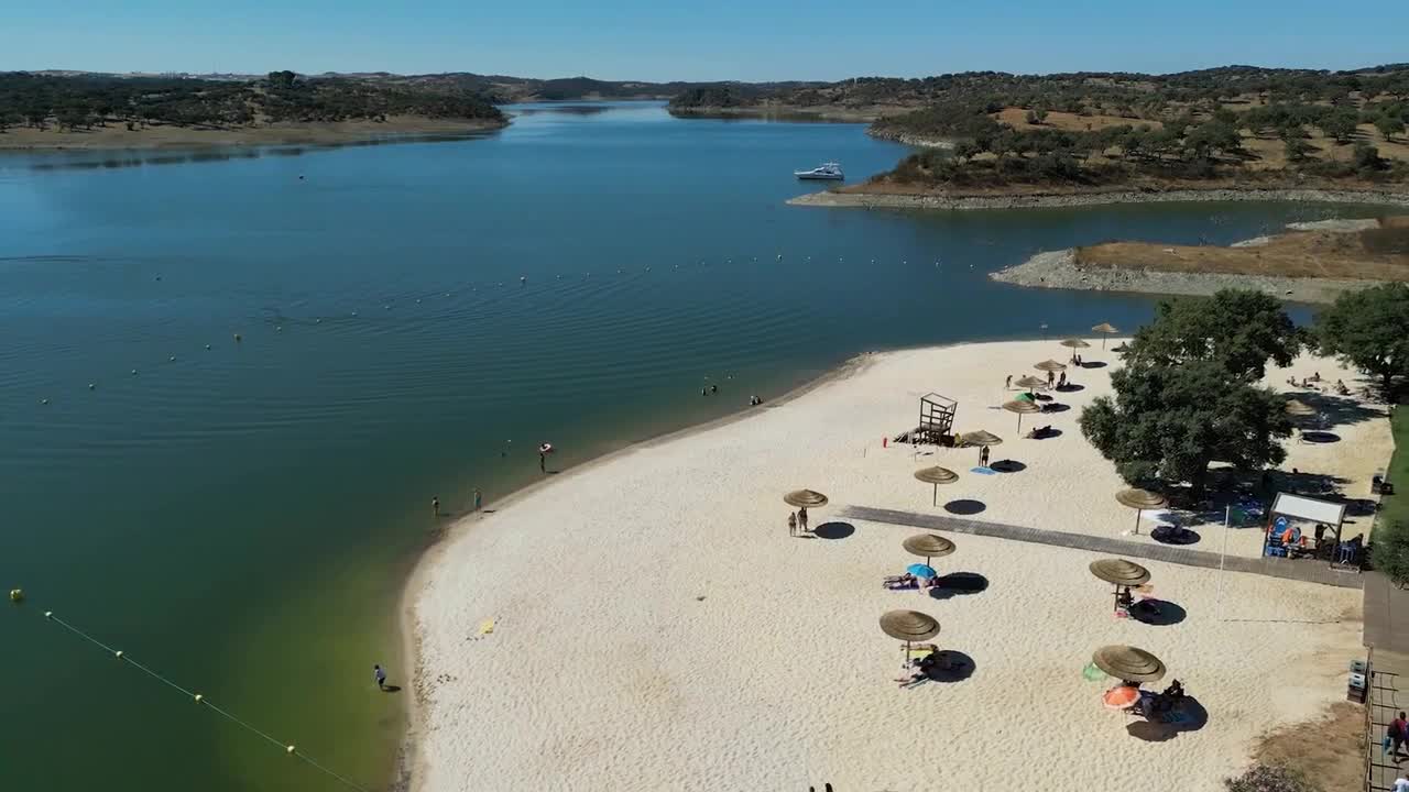 Azenhas d'El Rei river beach